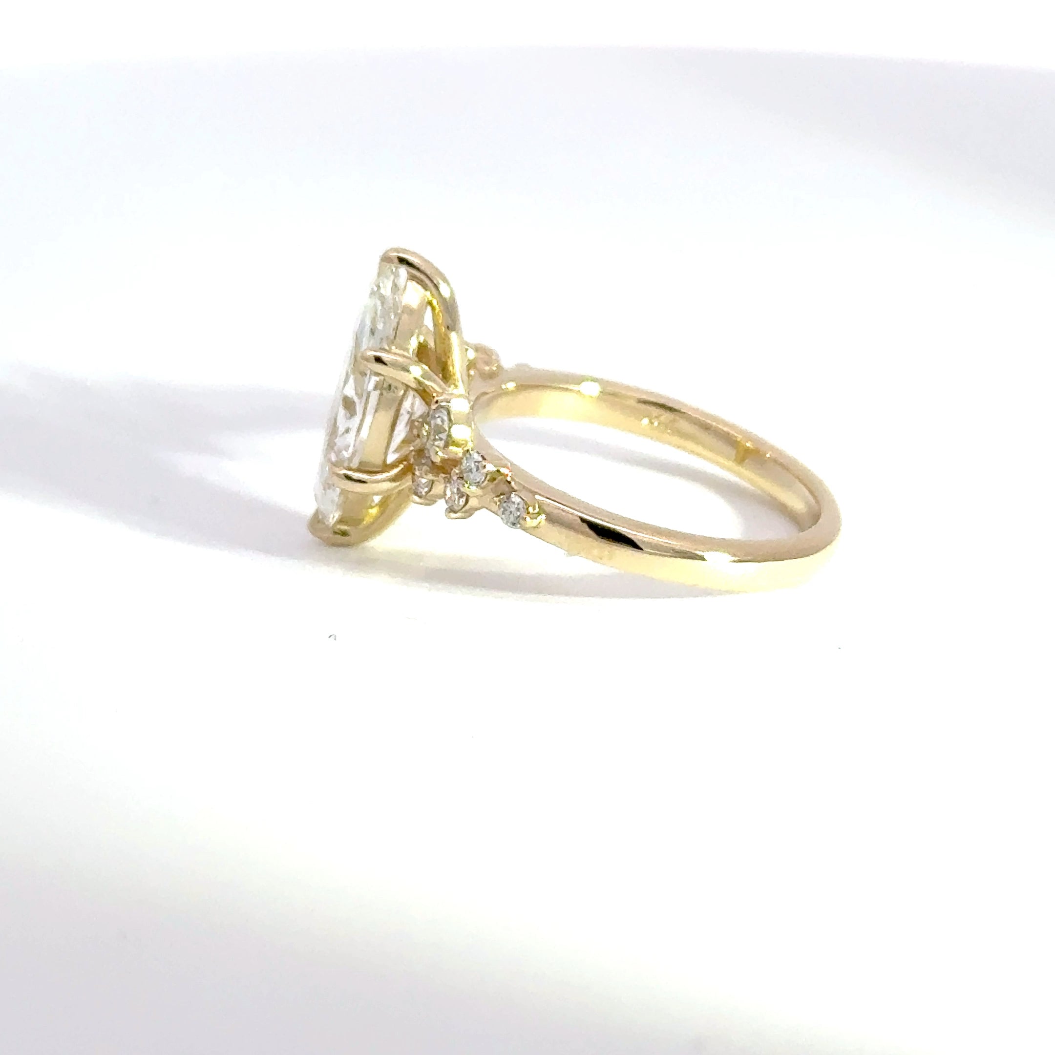 2.07ct E-VVS2 Marquise Lab Diamond Allure