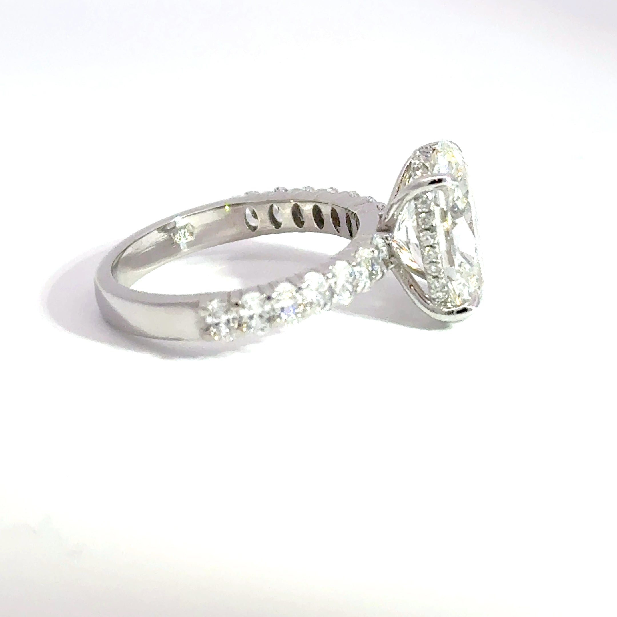 4.10ct F-VS1 Oval Lab Diamond Union