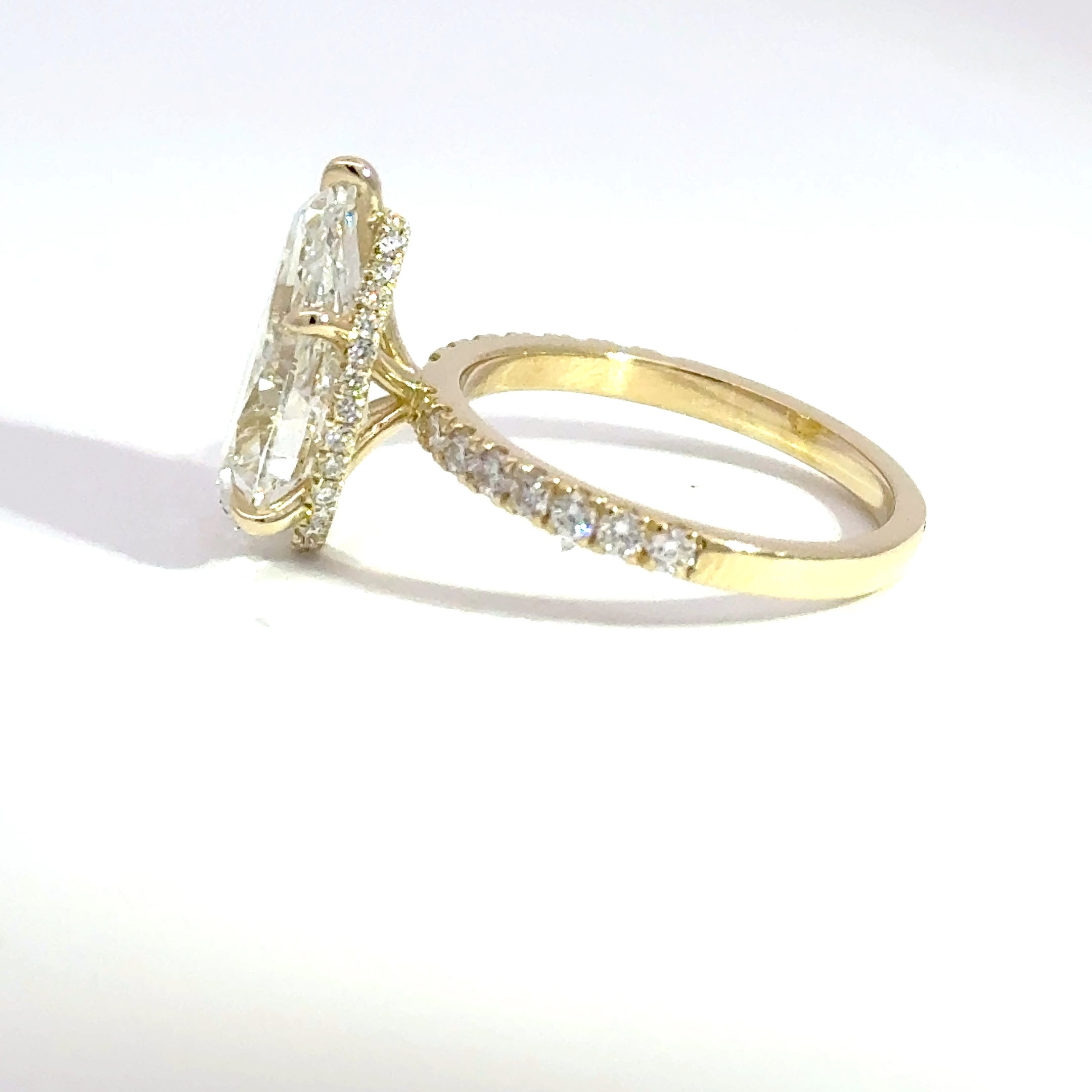 4.19ct F-VS1 Pear Lab Diamond Serenity