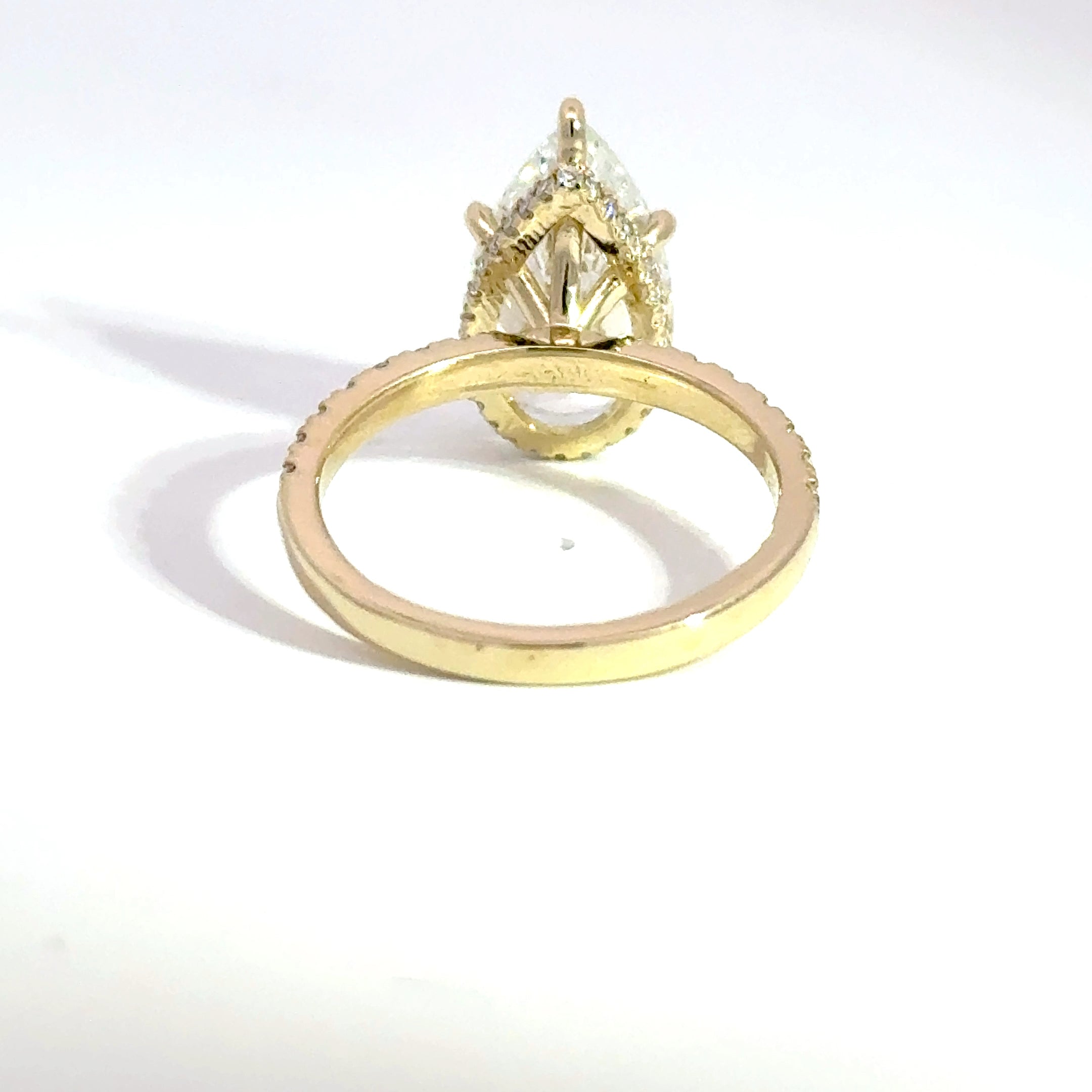 4.19ct F-VS1 Pear Lab Diamond Serenity