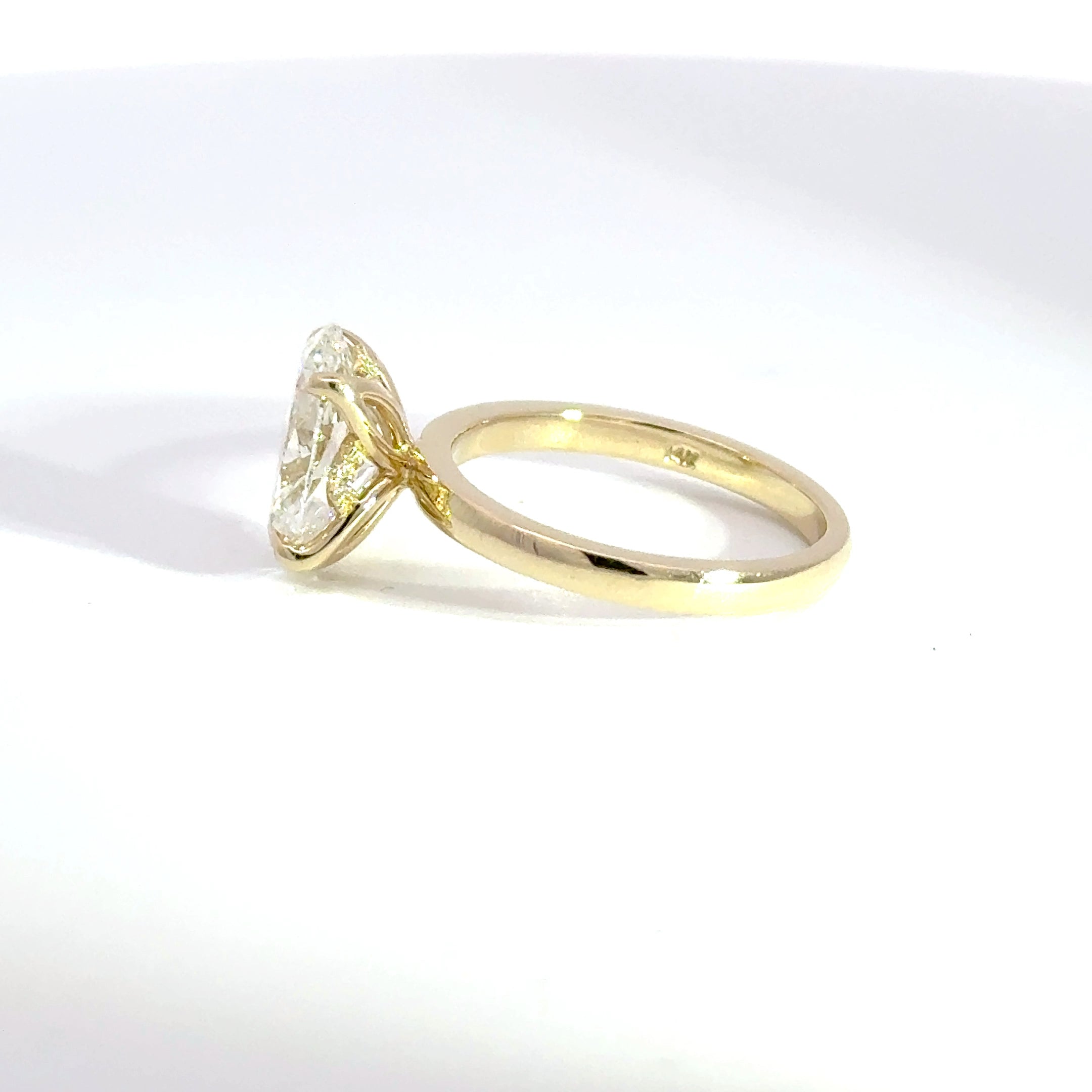 3.01ct F-VS1 Oval Lab Diamond Bloom