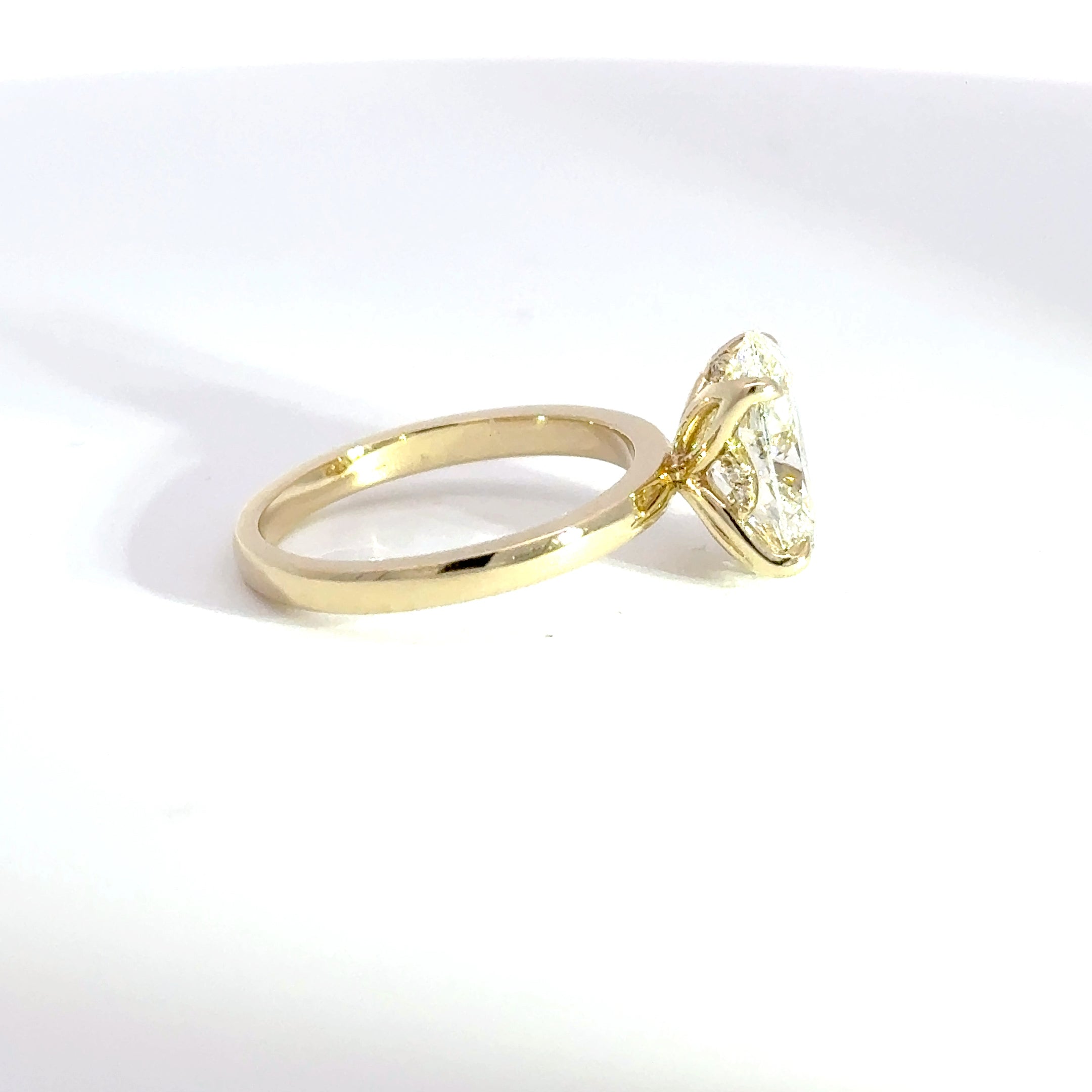 3.01ct F-VS1 Oval Lab Diamond Bloom