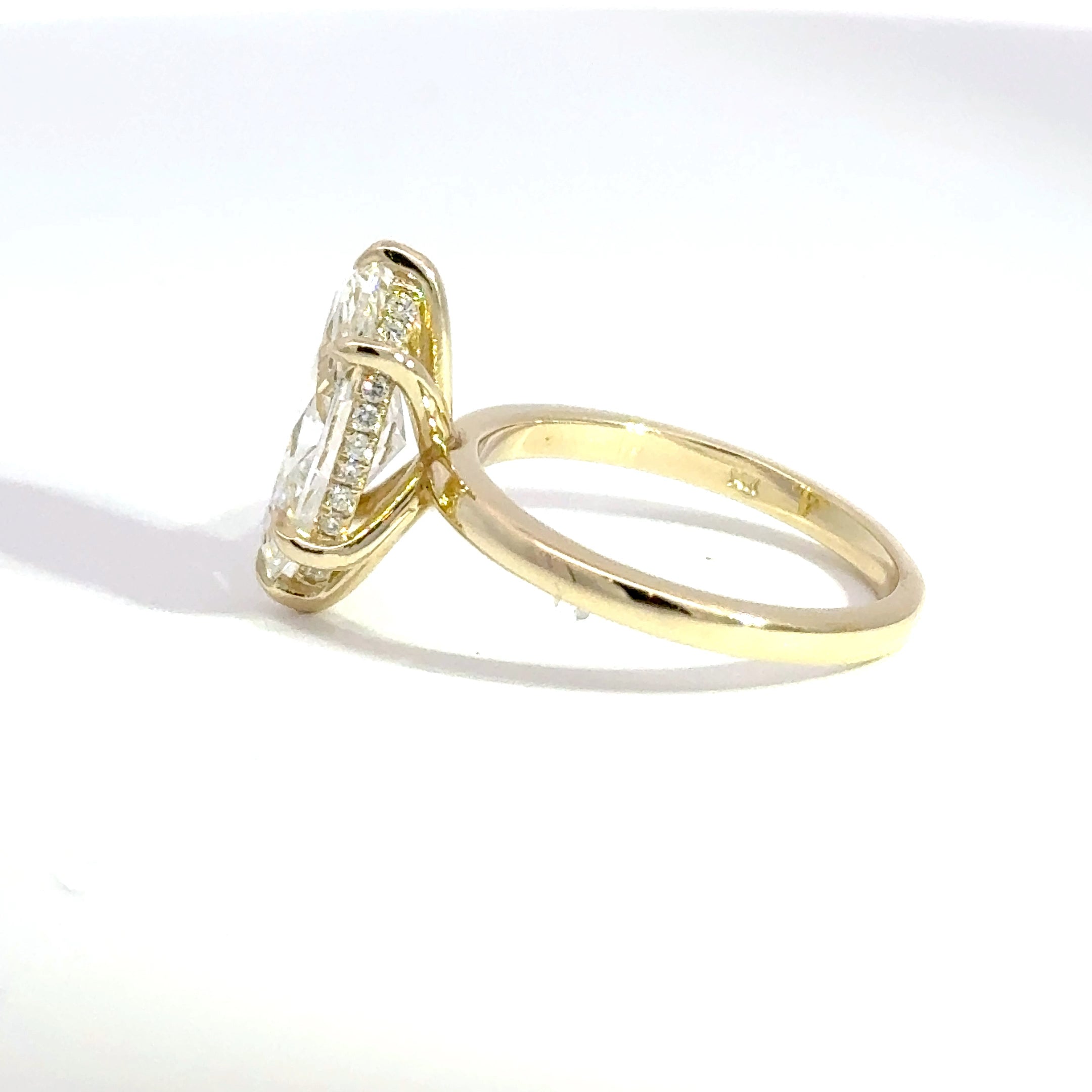 2.55ct E-VVS2 Marquise Lab Diamond Verity