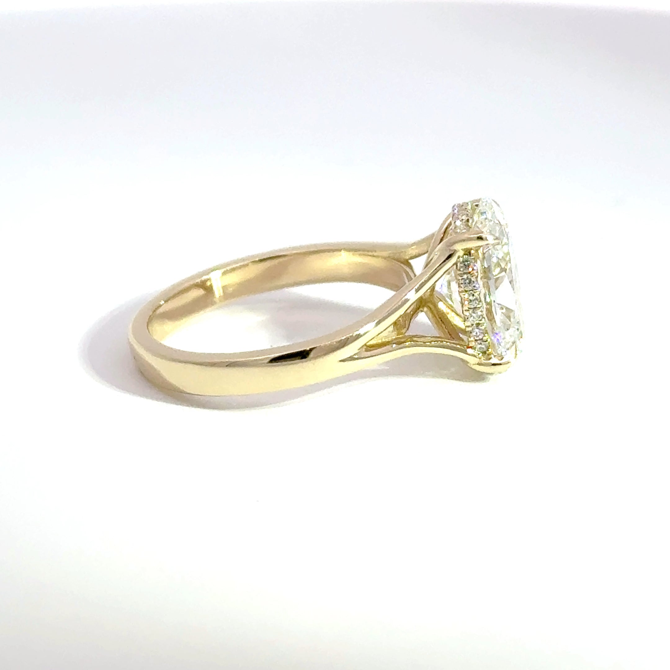 3.08ct E-VVS2 Oval Lab Diamond Evermore