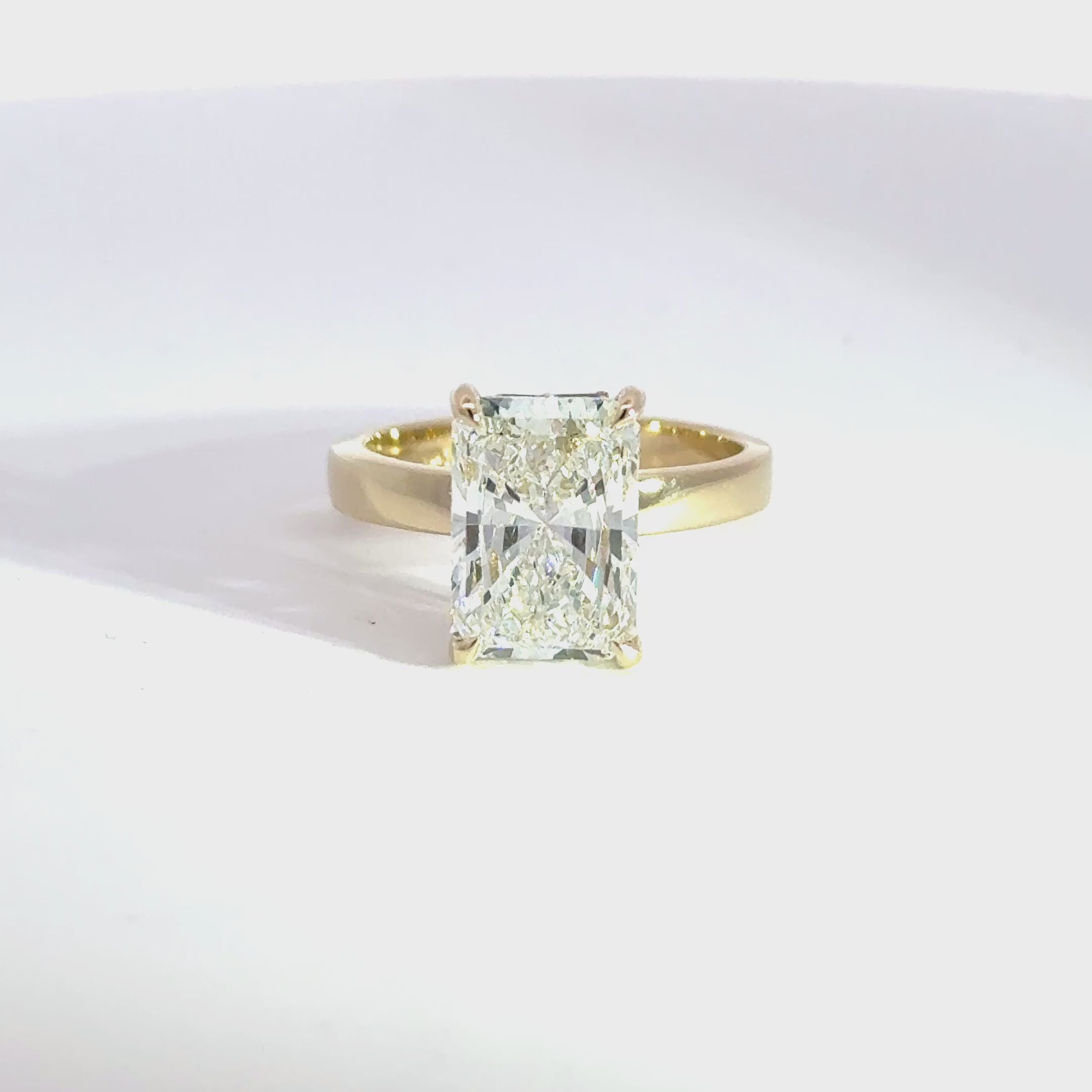 4.02ct E-VVS2 Radiant Lab Diamond Reign